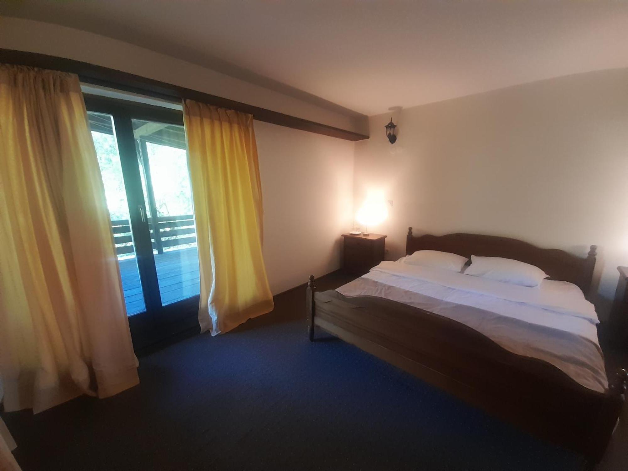 Hotel Teuta Palace Dom Faletici 3*